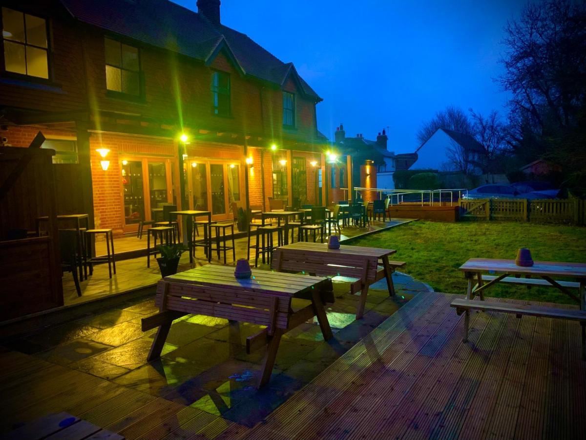 Crown & Anchor 호텔 워킹 외부 사진